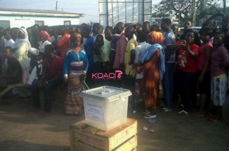 Ghana : Pour la litigieuse présidentielle 2012, pouvoir et opposition mêlent Dieu à  lÂ’affaire 